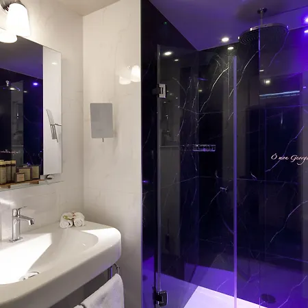 Les Plumes 4* Parigi