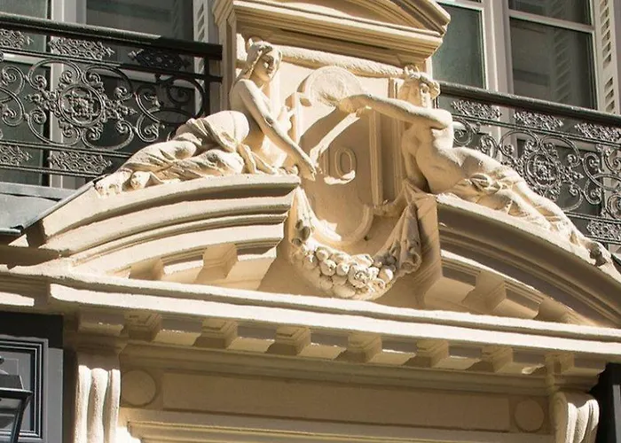 Les Plumes 4* Parijs