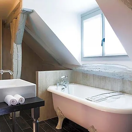 Otel Les Plumes Paris