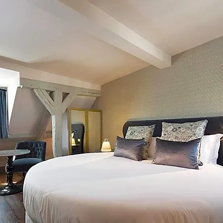 Otel Les Plumes Paris