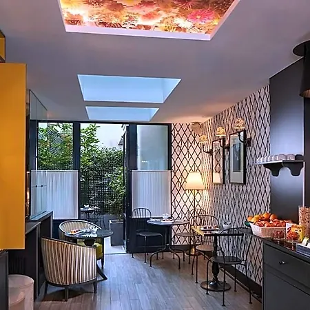 Les Plumes Otel Paris