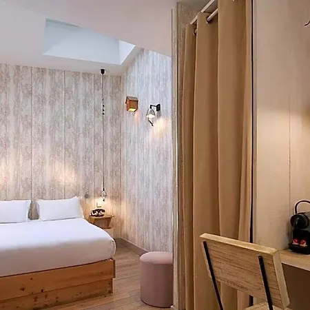 Les Plumes 4* Paris