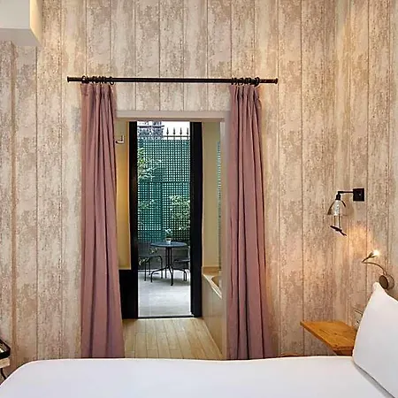 Otel Les Plumes Paris