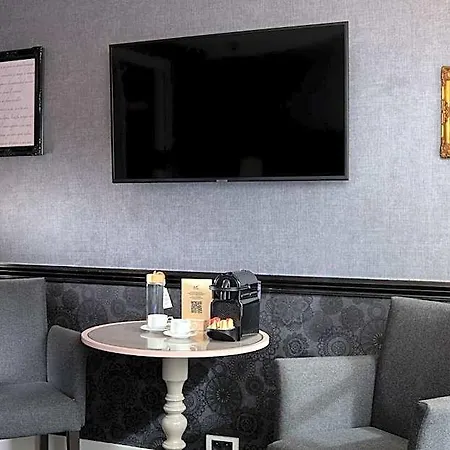 Les Plumes Hotel