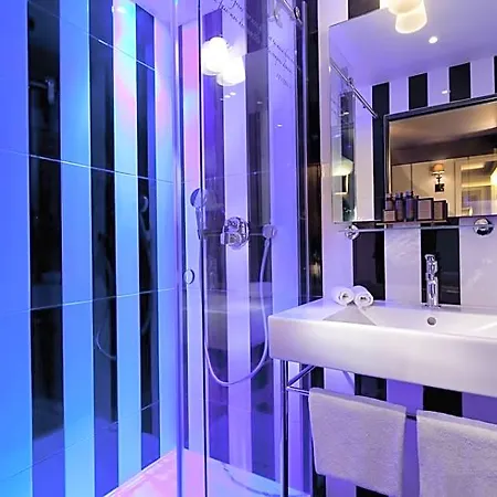 Les Plumes Otel
