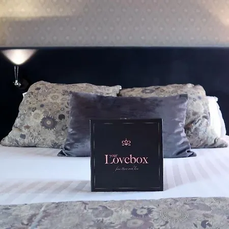 Hotel Les Plumes Paris