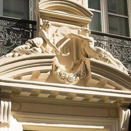 Hotel Les Plumes Paris