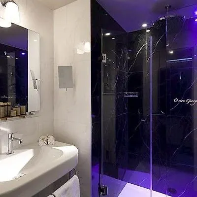 Hotel Les Plumes Paris