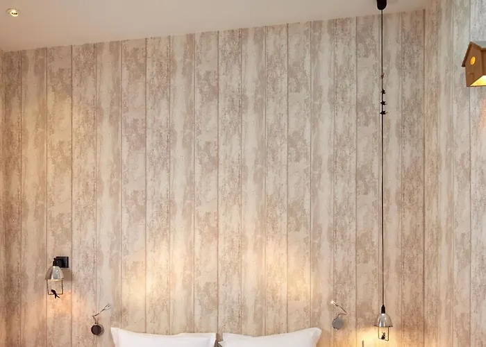 Les Plumes 4* Париж