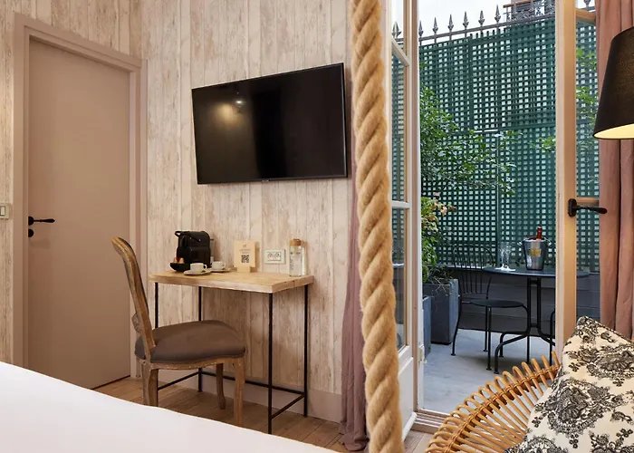 Les Plumes Hotel París