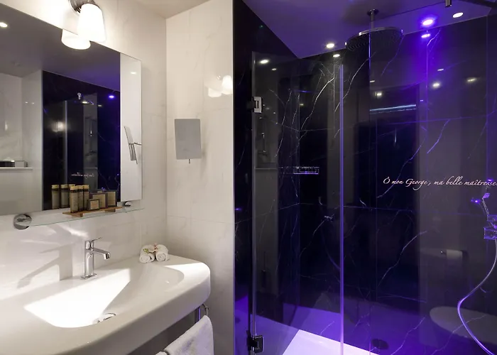 Les Plumes 4* Paris
