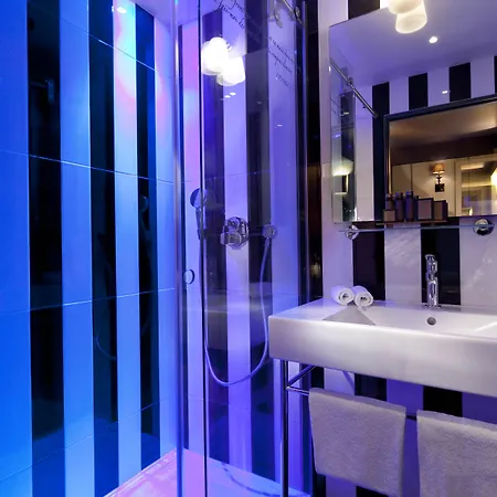 Hotell Les Plumes Paris