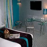Les Plumes 4* Παρίσι