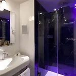 Les Plumes 4* Παρίσι