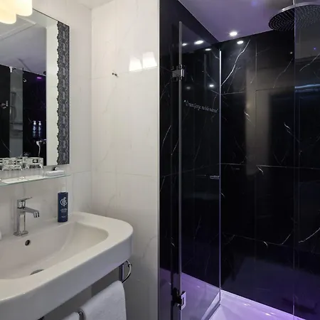لي بلومز 4*
