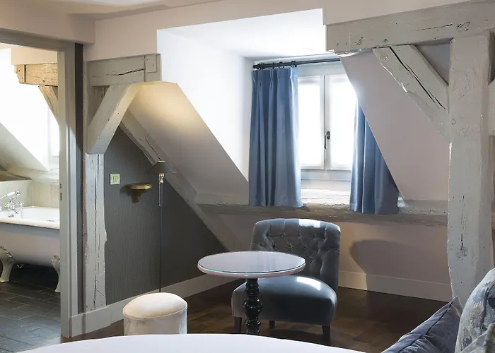 Hotel Les Plumes Paris