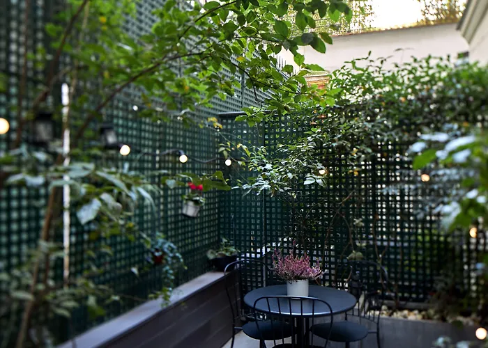 Les Plumes 4* Paris